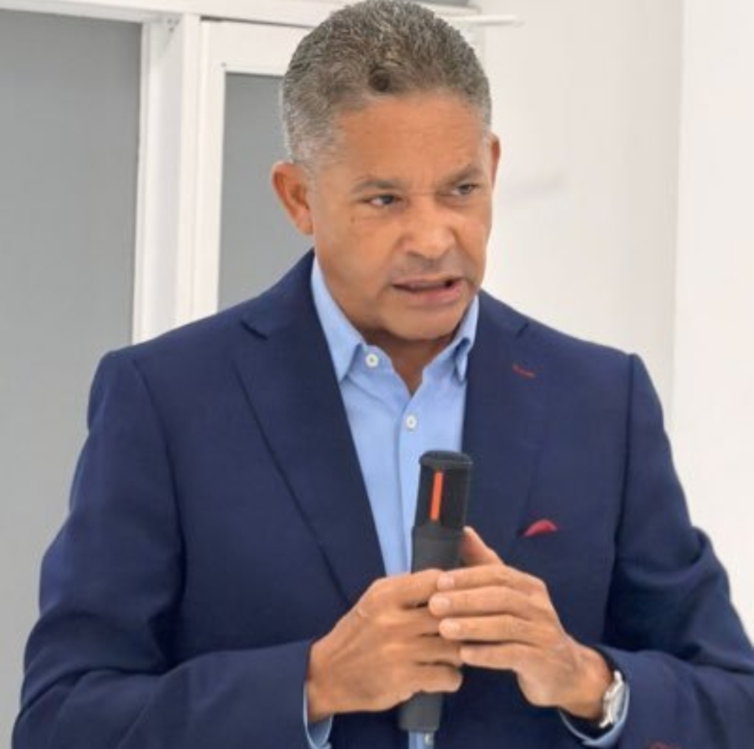 Diputado Eugenio Cedeño llama a defender el libre acceso a las playas dominicanas tomando como ejemplo a México.