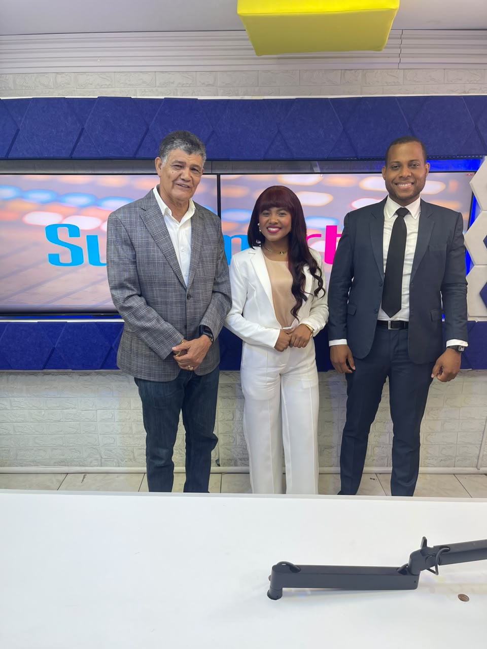 Alcalde Francisco Peña destaca avances y desafíos de Santo Domingo Oeste durante entrevista en el programa History con Franchesca Rosario